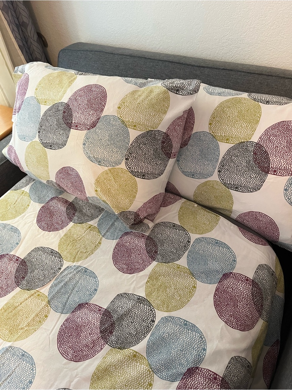 IKEA Queen Modern Dot Pattern Duvet Cover Set in Yellow, Blue, Gray, and Purple